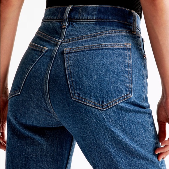 Abercrombie & Fitch High Rise 90s Relaxed Jean - Picture 5 of 12